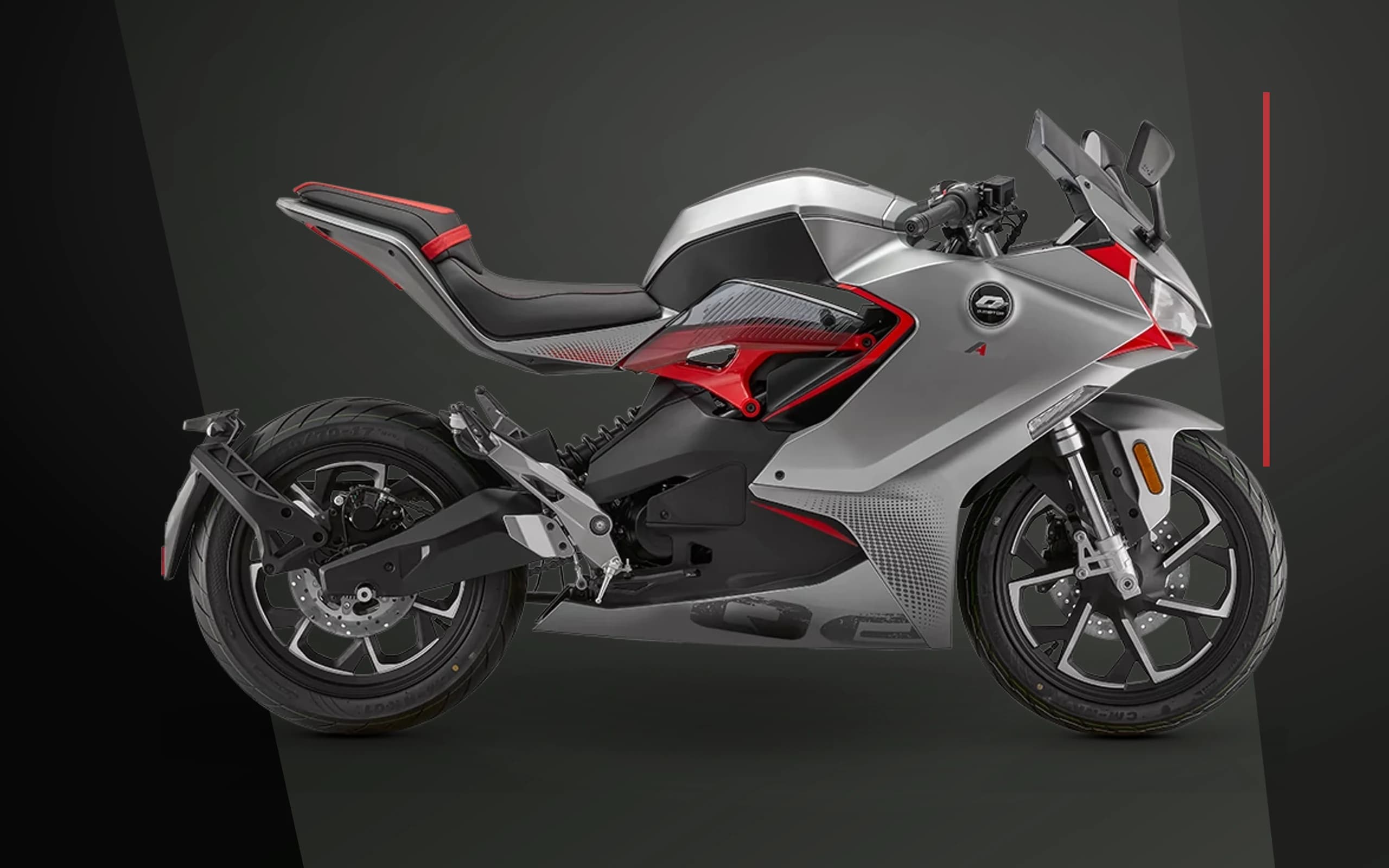 QJMOTOR OAO (QJ5000D) в документированном бело-бирюзовом исполнении 2025 года