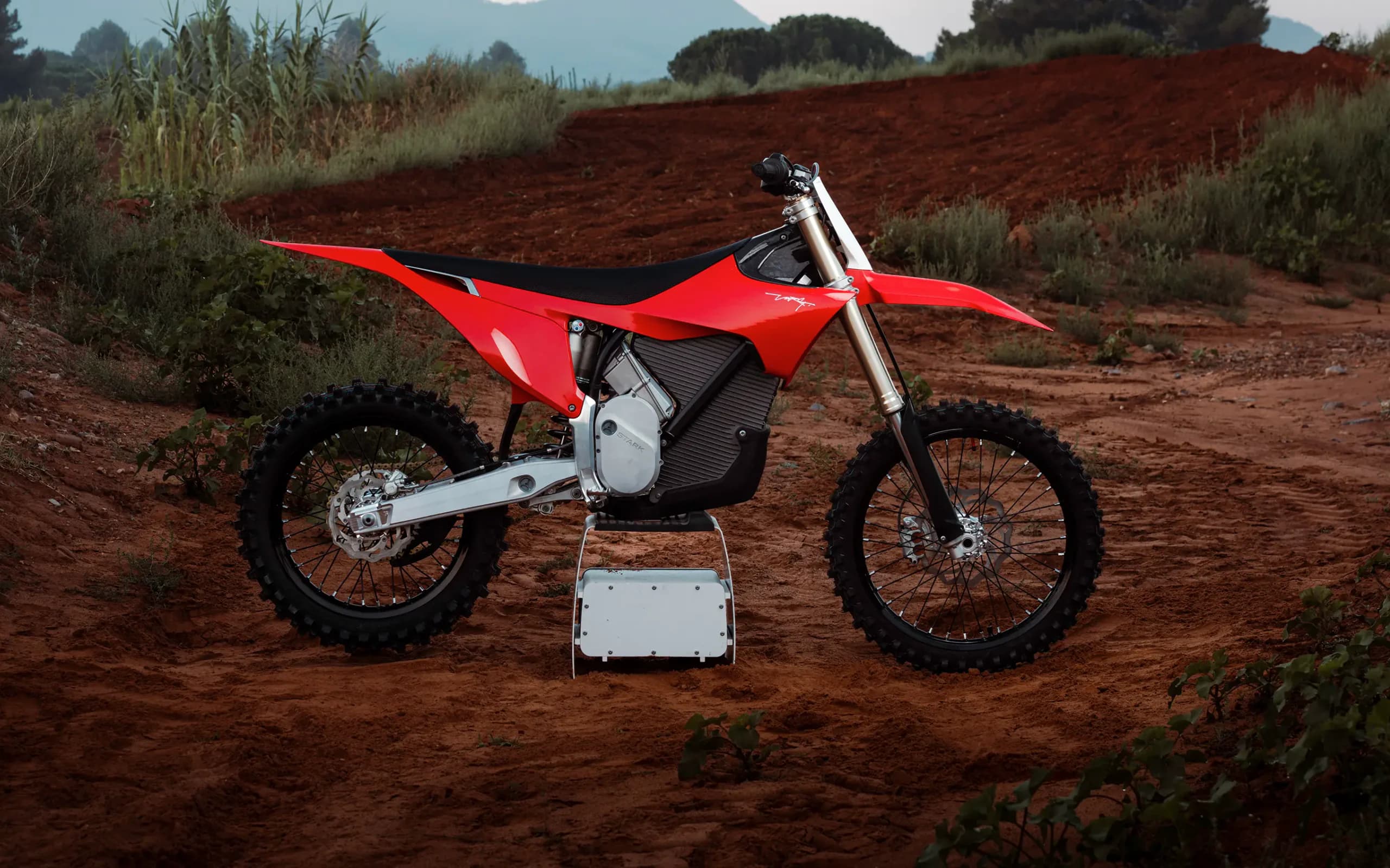 Stark VARG MX 1.2 в официальном исполнении Stark Red