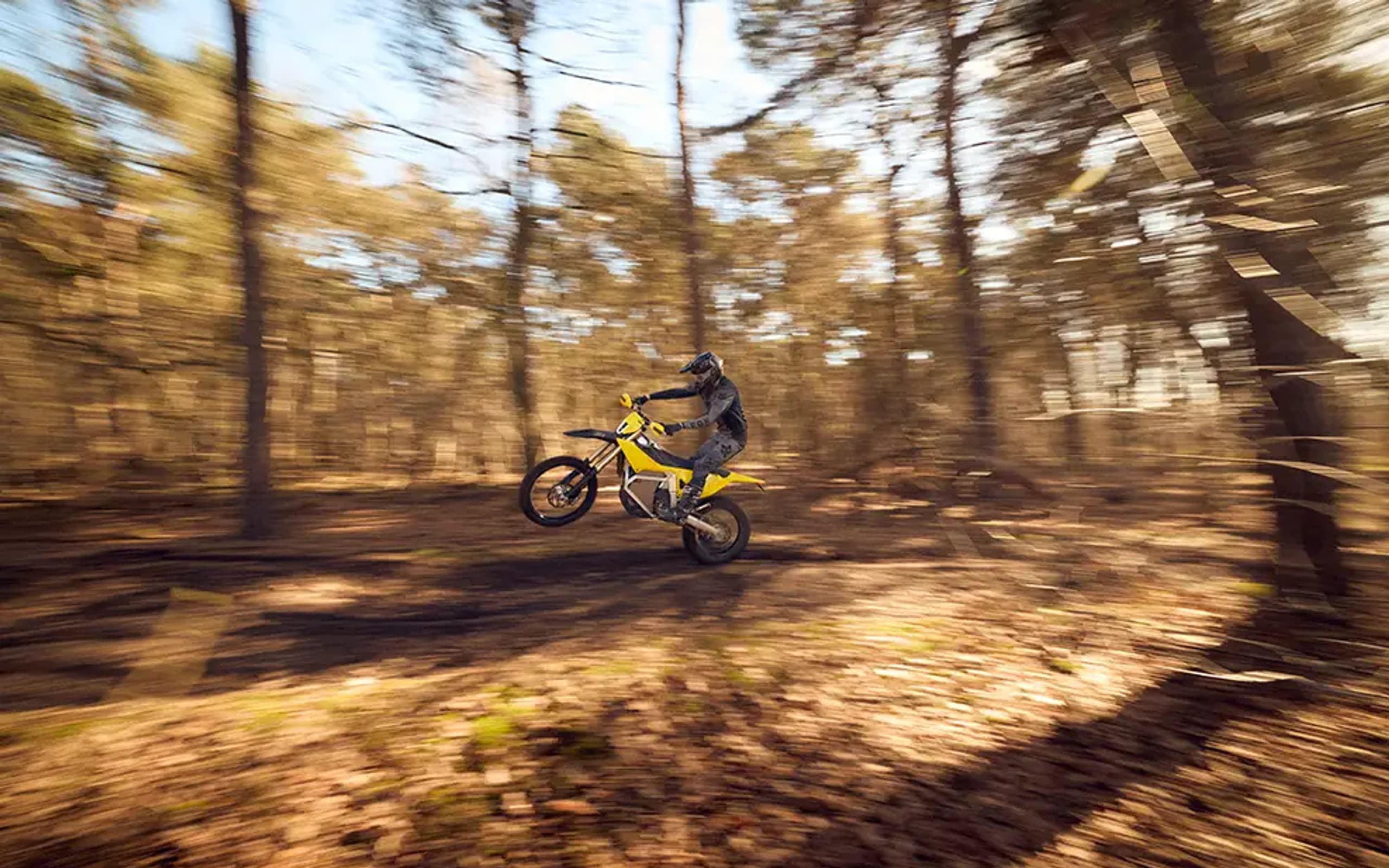 Radian EXR в исполнении Stern Yellow, предсерийный электрический enduro